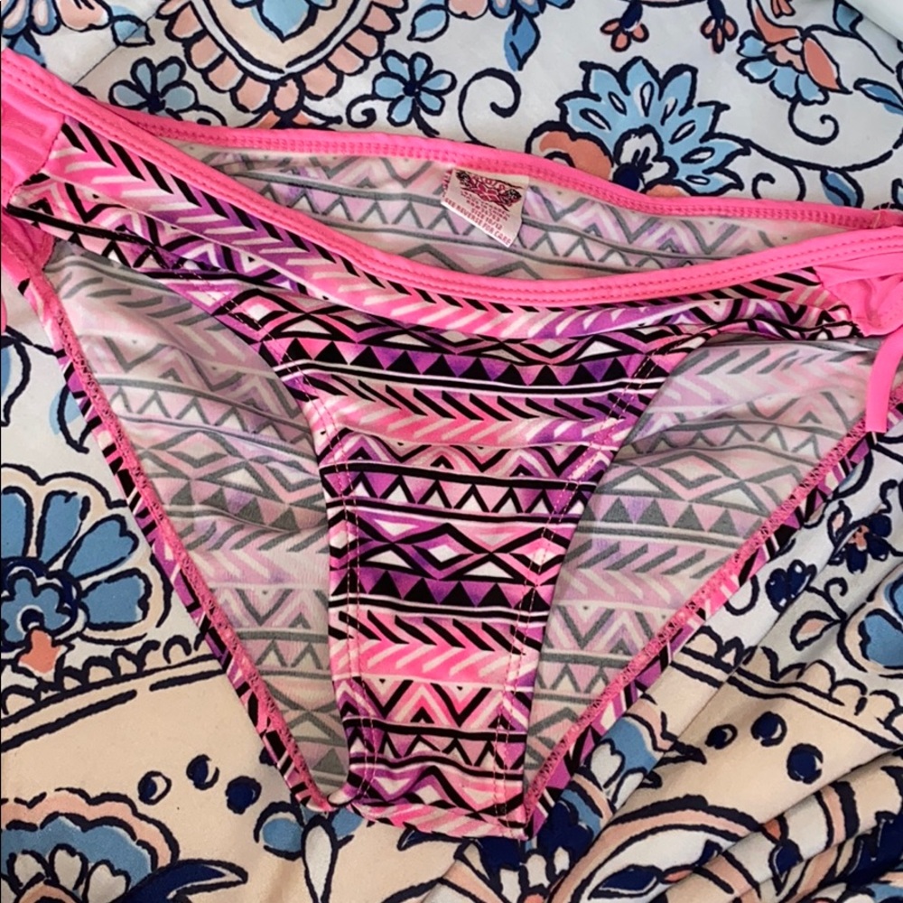 Beach store bikini bottoms